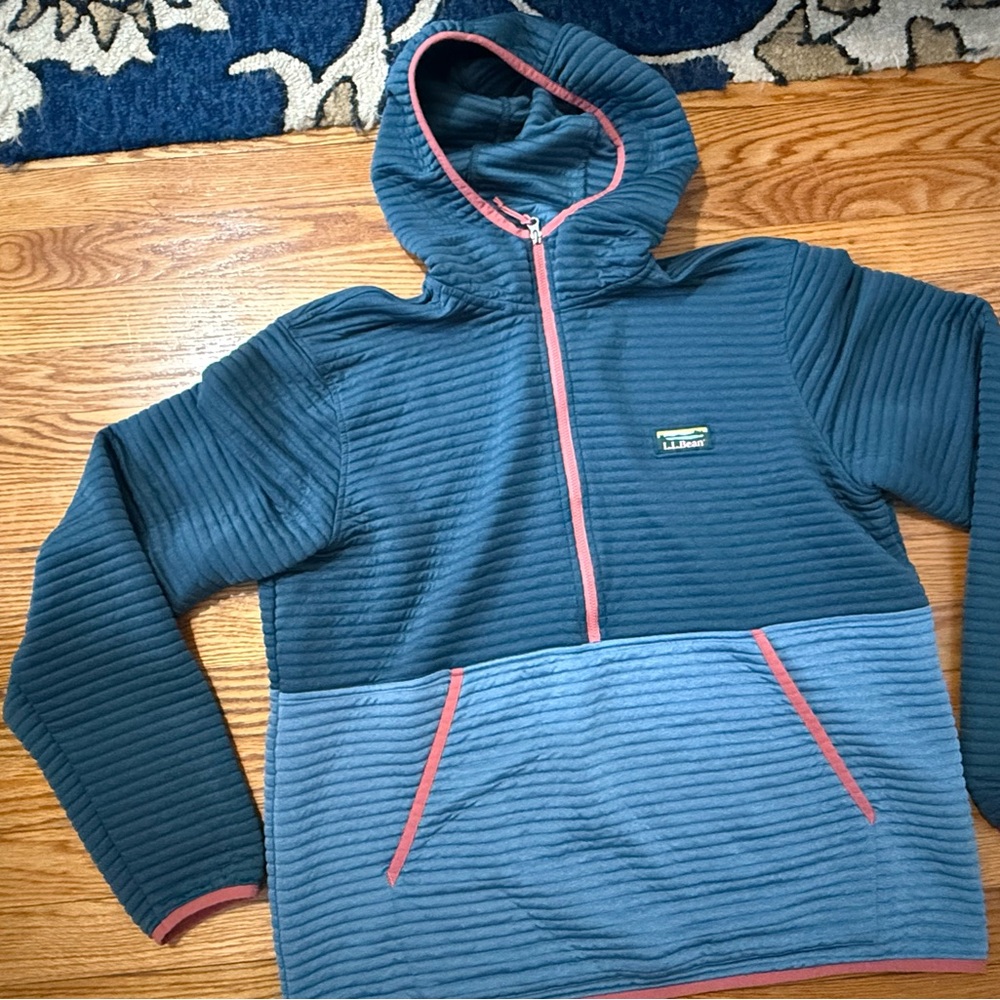 L.L. Bean Men's Teal and Coral airlight knit